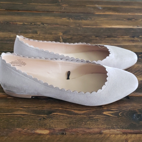 Closet clean out. Too many flats - Picture 2 of 3